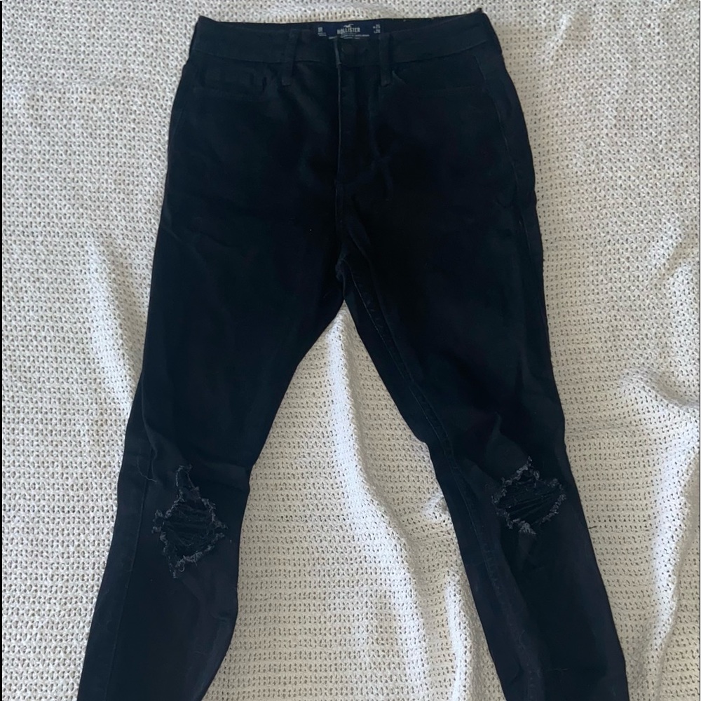 Black holister ripped jeans